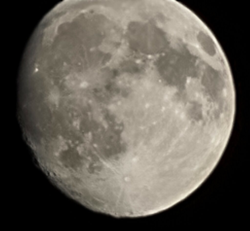 Samsung_S21_Ultra_100xZoom_Moon_shot - cropped but color wise unedited