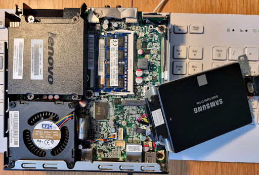 How to disassemble Harddisk Upgrade – Inside a Lenovo ThinkCentre M92p – proxmox not booting 1962 error : No operation system found fixed by 2018 bios update – 3 node cluster