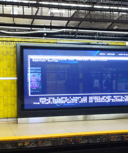 GNU Linux Debian – the universal operating system – now powering Canada’s subway ad screens (oh gosh)